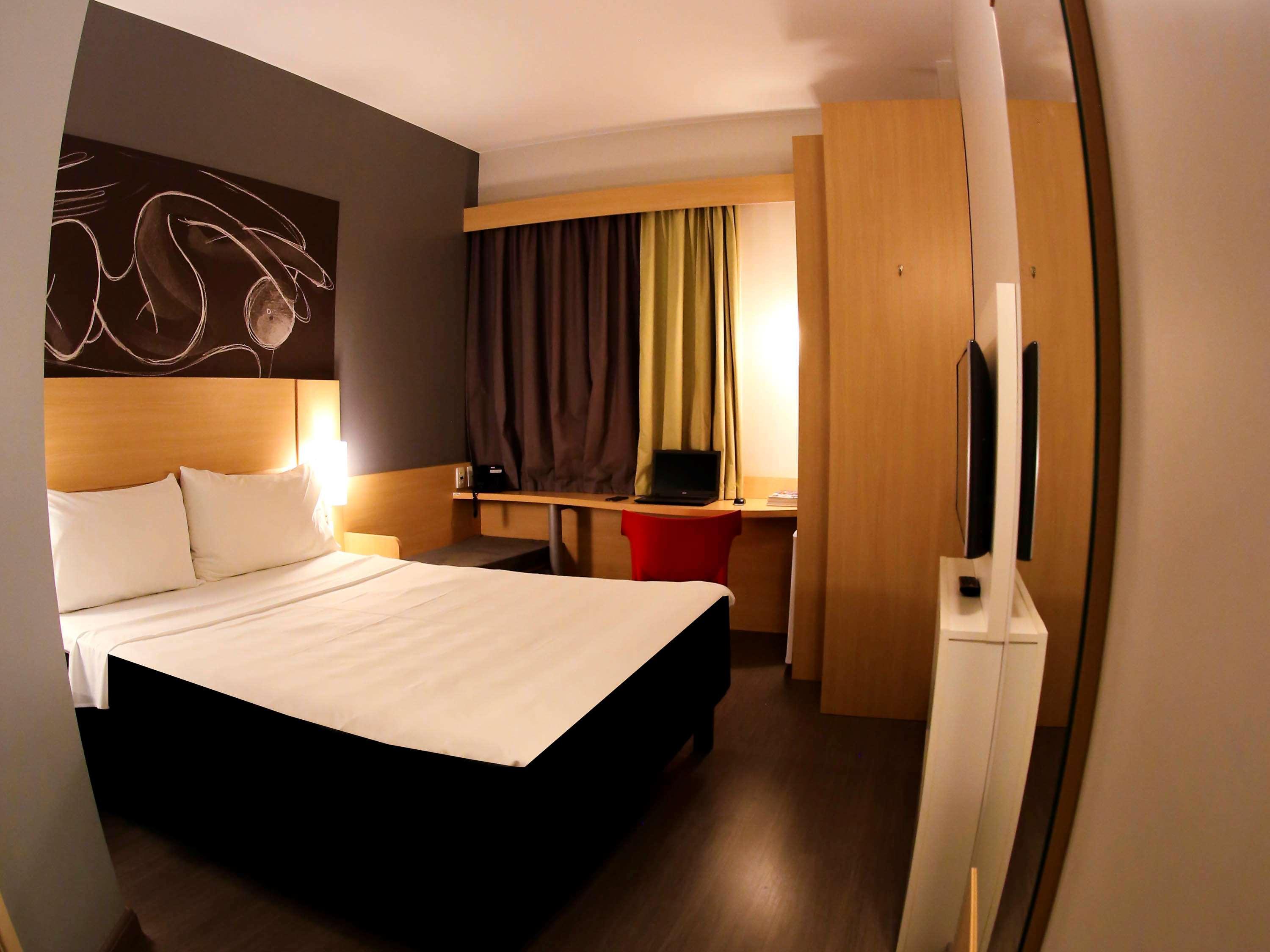 Hotel Ibis Jataí Esterno foto