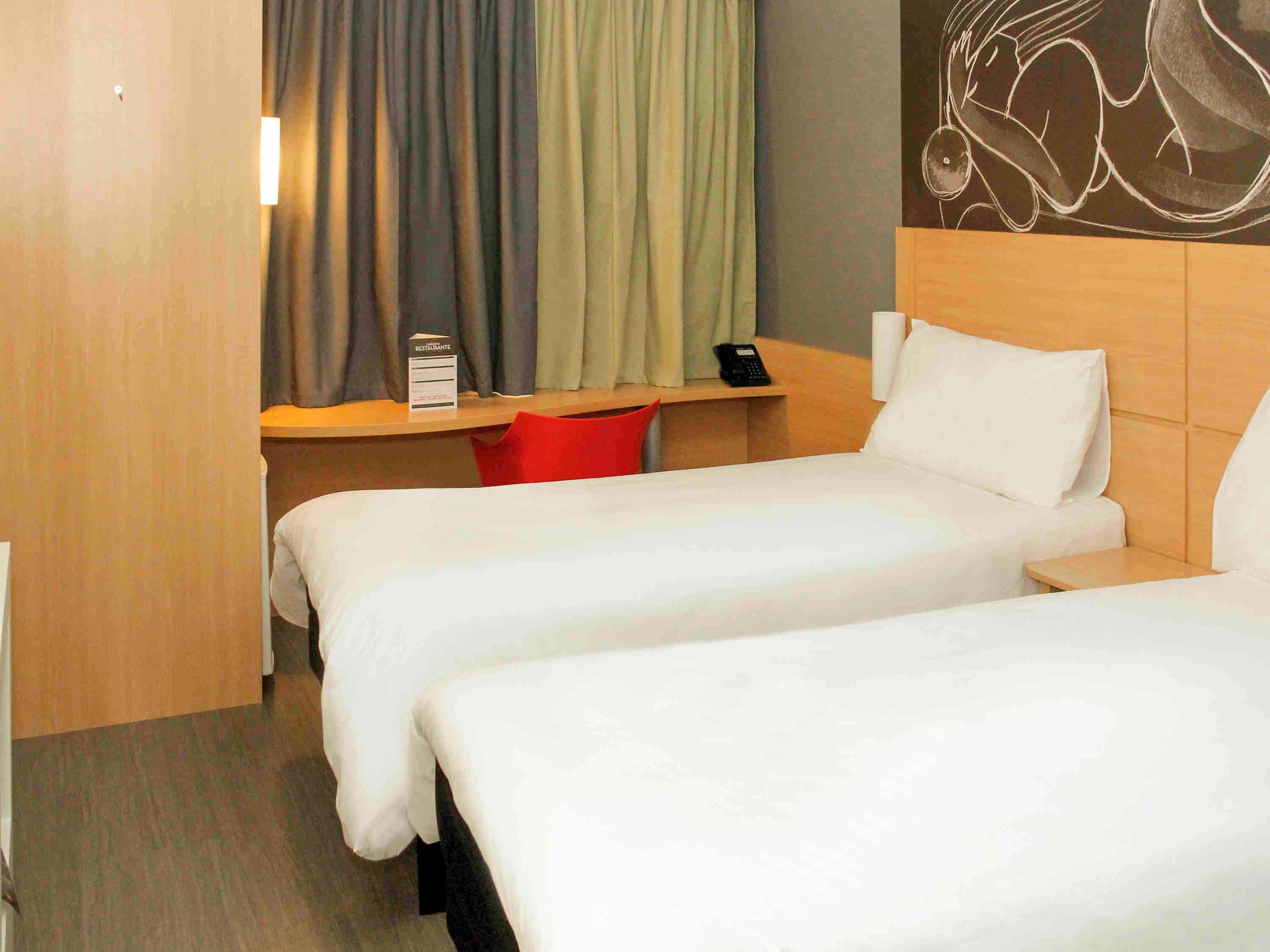 Hotel Ibis Jataí Esterno foto
