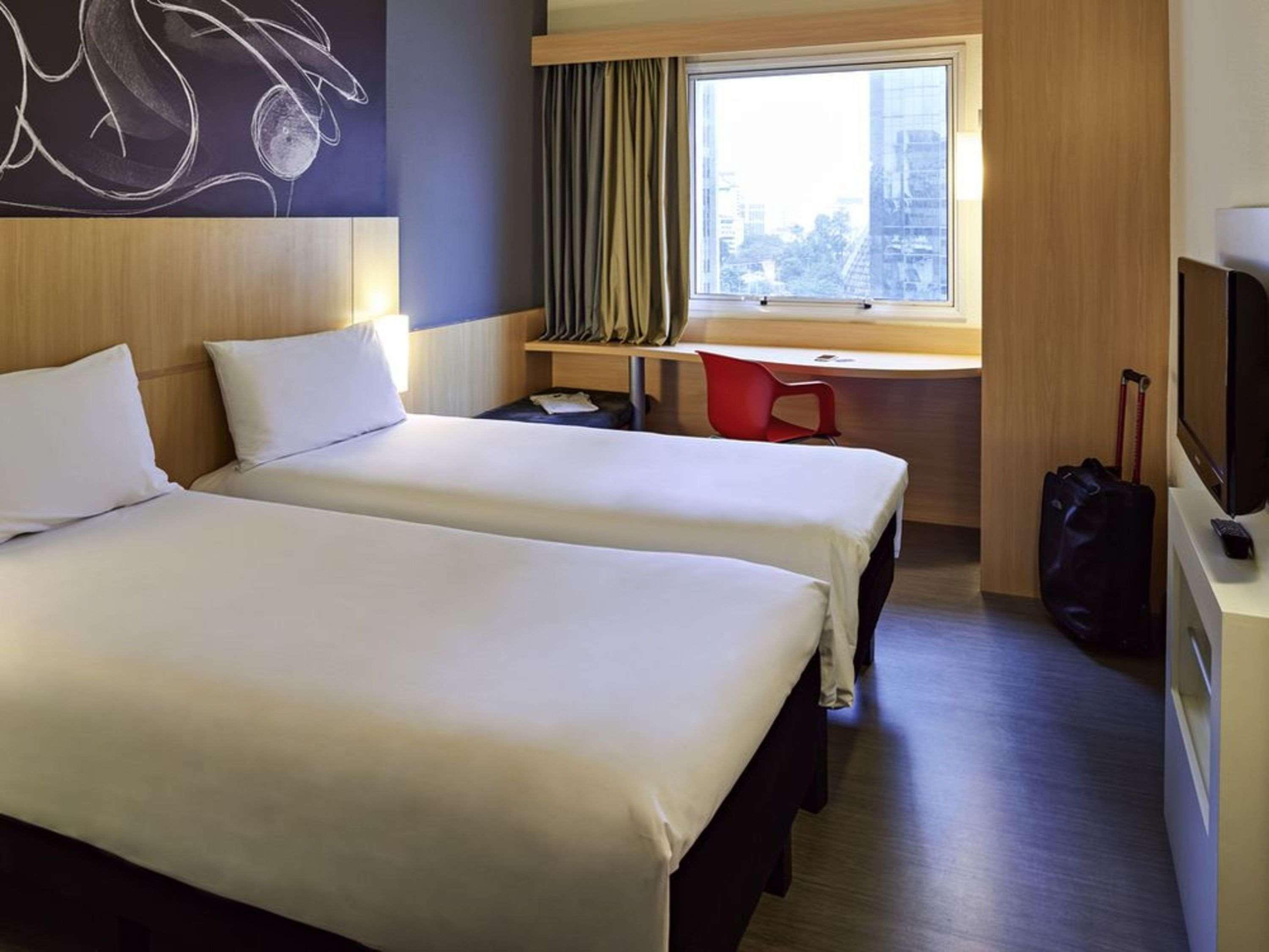 Hotel Ibis Jataí Esterno foto