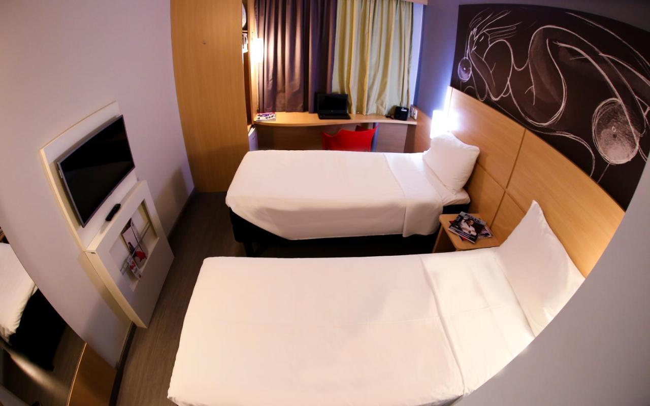 Hotel Ibis Jataí Esterno foto